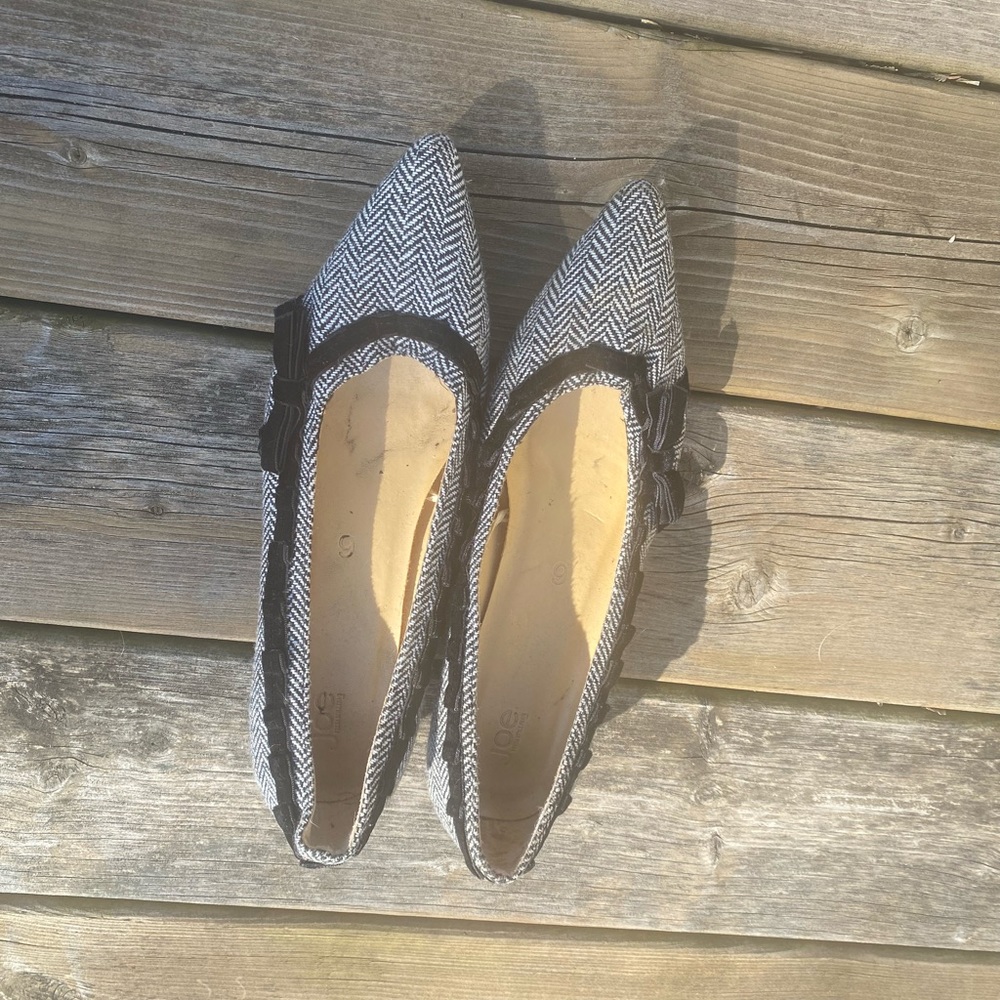 Joe Fresh - 9 - Pointed black and white flats